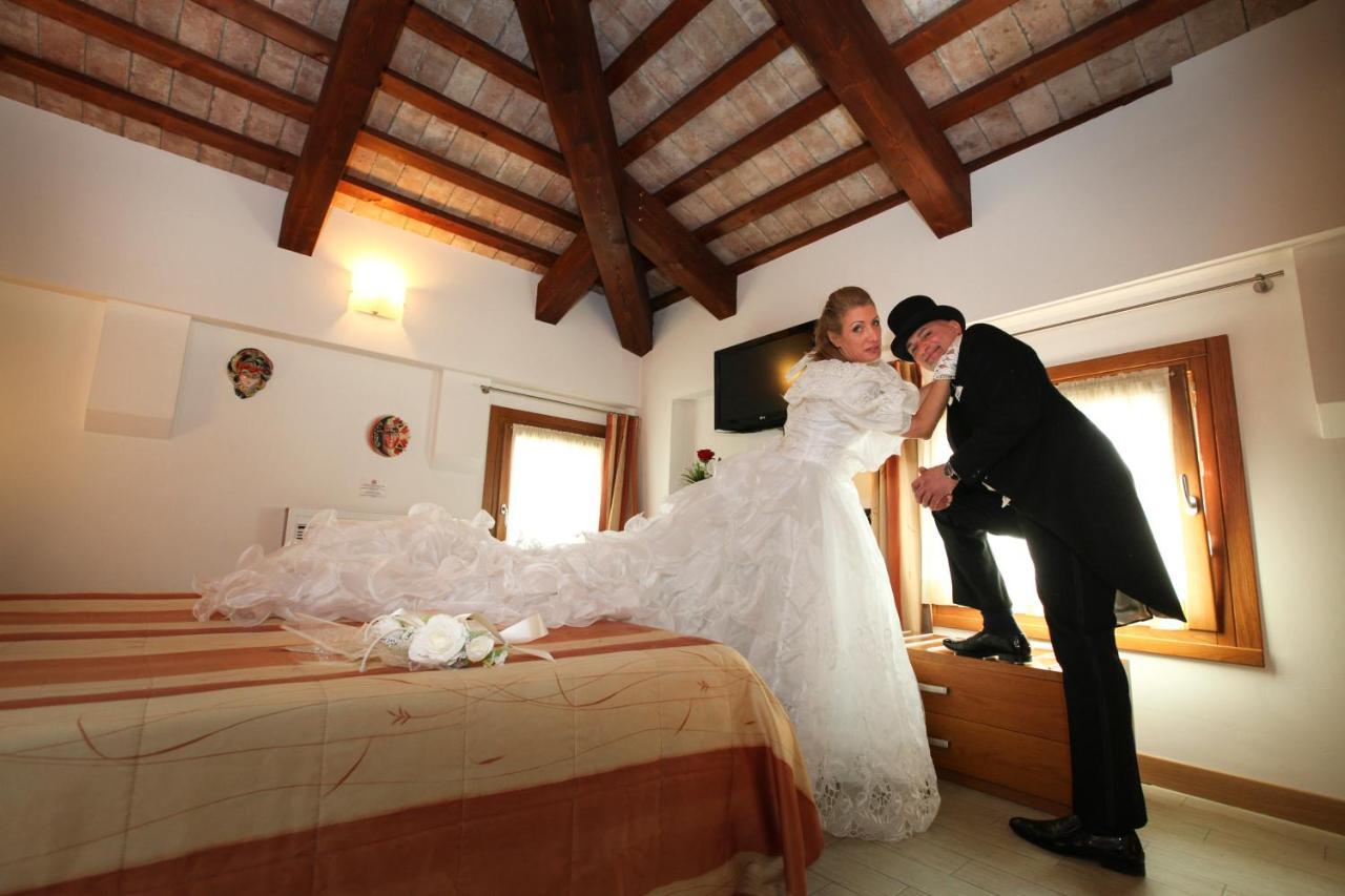 Albergo Antica Corte Marchesini Campagna Lupia ภายนอก รูปภาพ