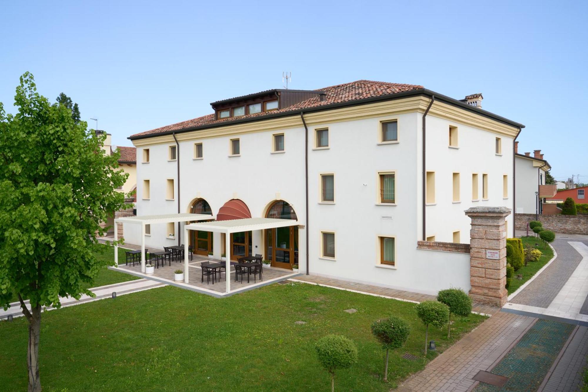 Albergo Antica Corte Marchesini Campagna Lupia ภายนอก รูปภาพ