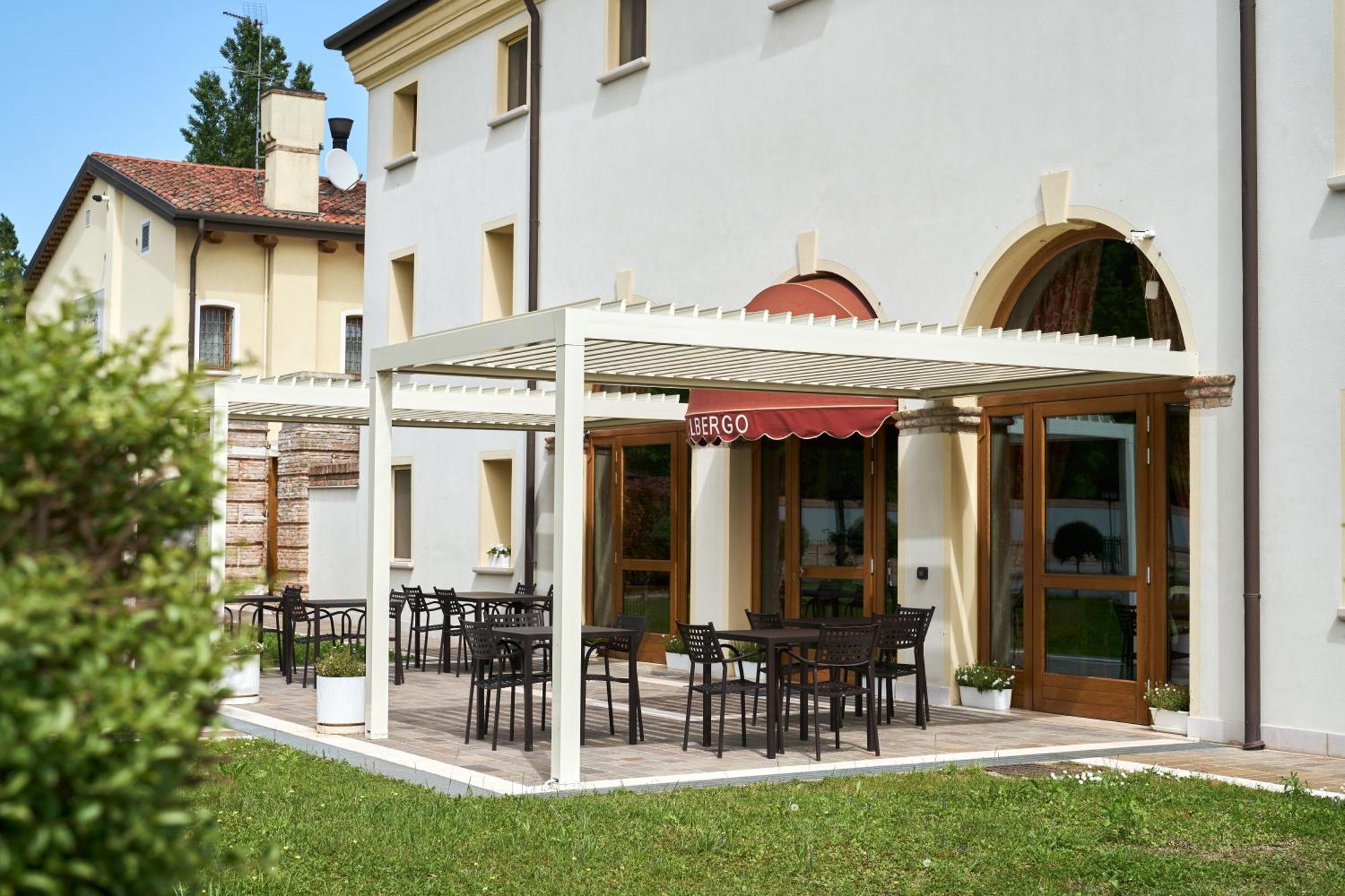 Albergo Antica Corte Marchesini Campagna Lupia ภายนอก รูปภาพ