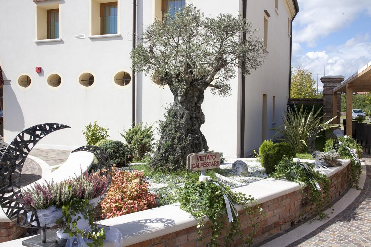 Albergo Antica Corte Marchesini Campagna Lupia ภายนอก รูปภาพ