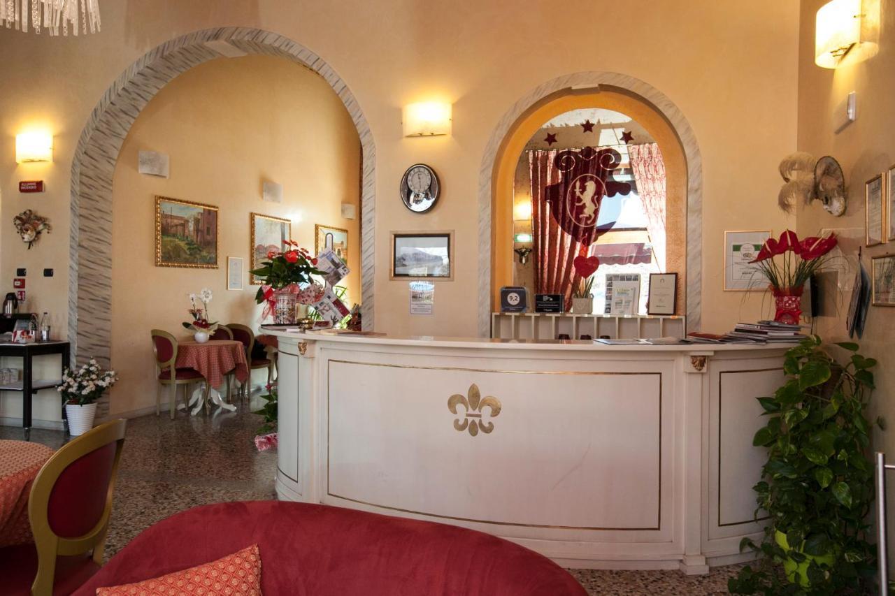 Albergo Antica Corte Marchesini Campagna Lupia ภายนอก รูปภาพ