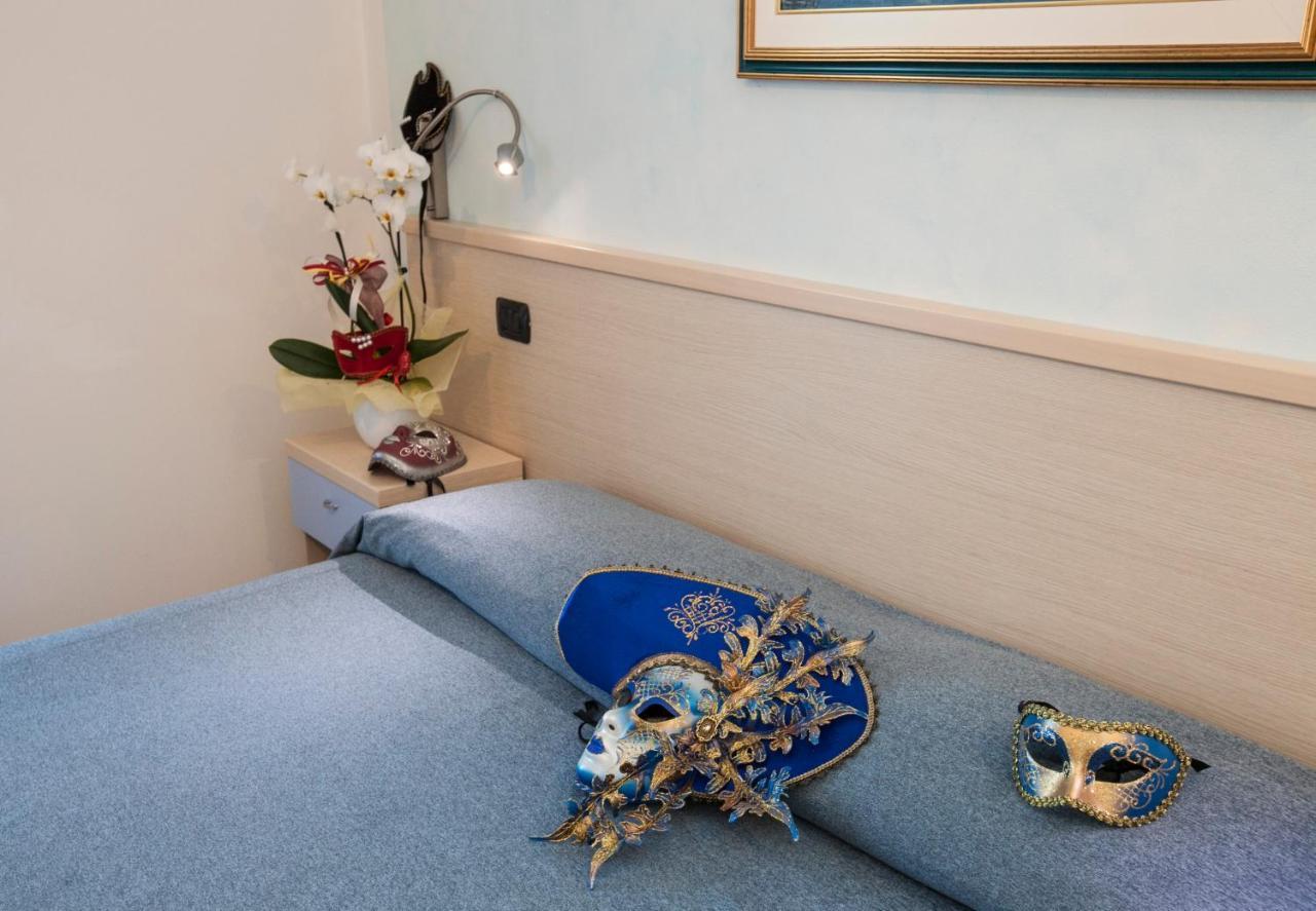 Albergo Antica Corte Marchesini Campagna Lupia ภายนอก รูปภาพ